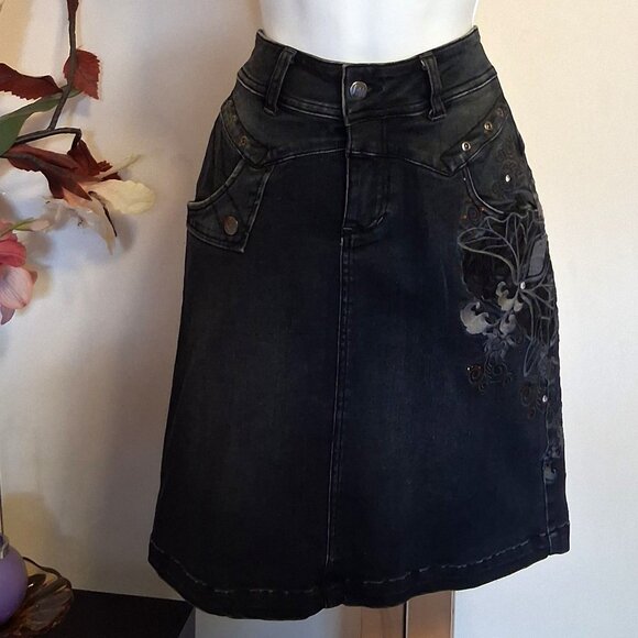 NWT I AM GIA Blue Stretch Cotton Knee Length Floral Embroidered Denim Skirt - Picture 3 of 8